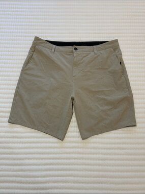 Vuori Lightweight Flat-Front Khaki Shorts Mens 36” waist